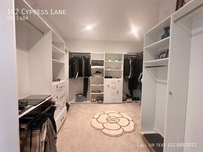 Building Photo - 102 Cypress Ln