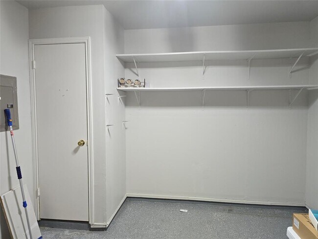 Building Photo - 137 Prairie Springs Cove