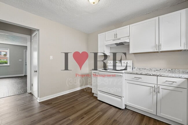 Building Photo - 338 S Chase Ave