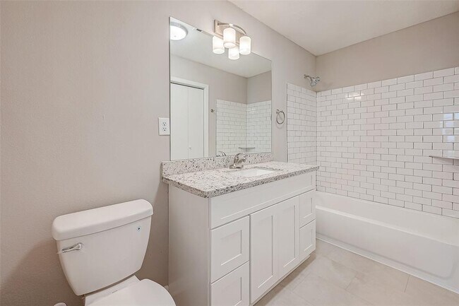 Building Photo - 2703 Cypress St