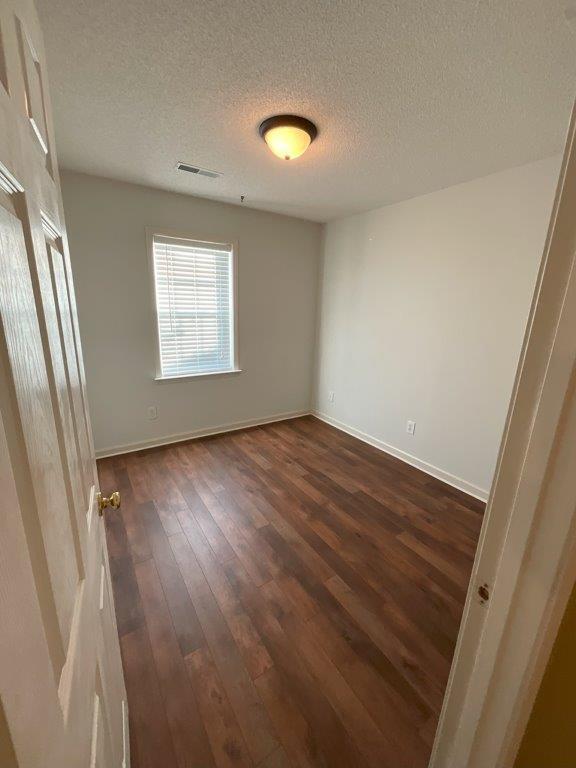 Building Photo - Newly Renovated 3BR/2BA in Lanvale Trace