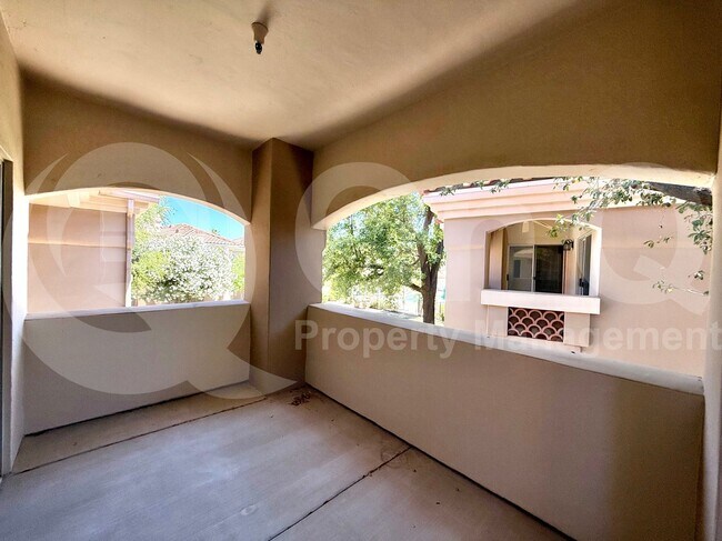 Building Photo - 8653 E Royal Palm Rd