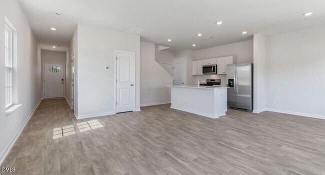 Building Photo - 166 Rusling Leaf Dr