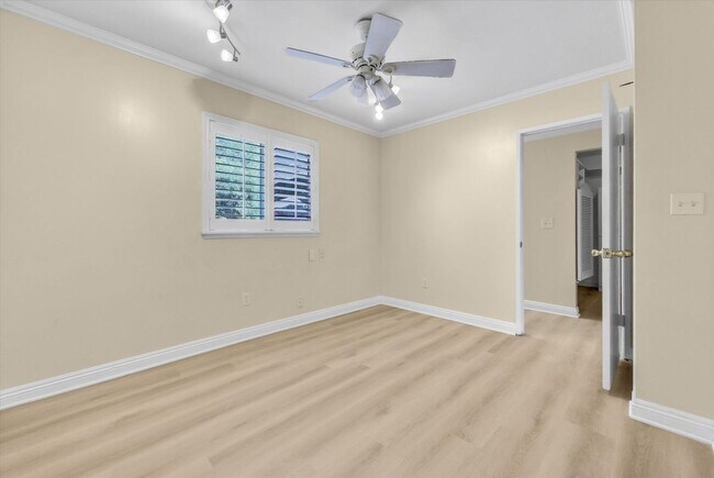 Building Photo - 175 Masters Ave