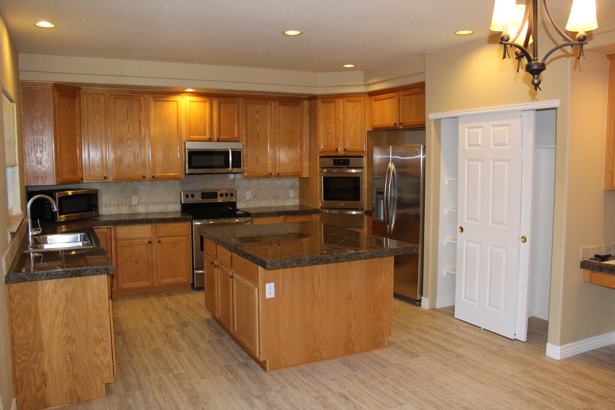 Kitchen - 2720 South Cole Court