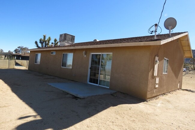 Building Photo - Beautiful 3/2 home in Friendly Hills!