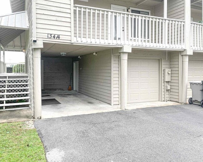 Building Photo - 13414 Valerie Dr