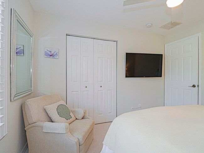 Building Photo - 5520 45th Ave