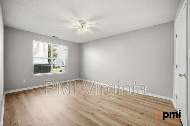 Building Photo - 417 Adkins Arch