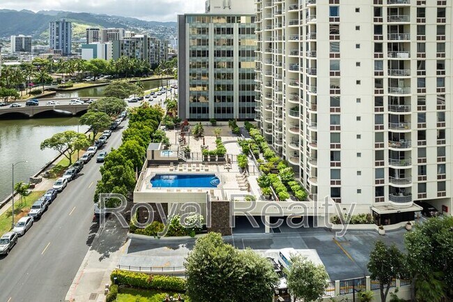 Building Photo - 1717 Ala Wai Blvd
