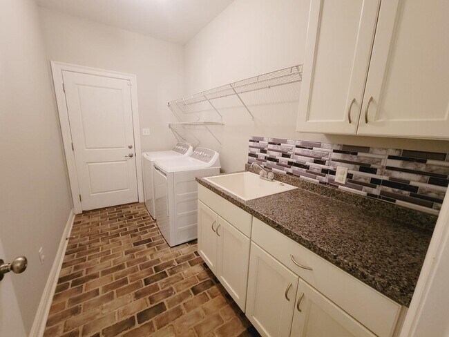 Building Photo - 2508 Goldenrod Wy