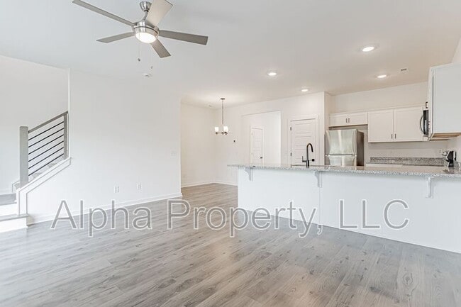 Building Photo - 1218 Westgate Vlg Dr