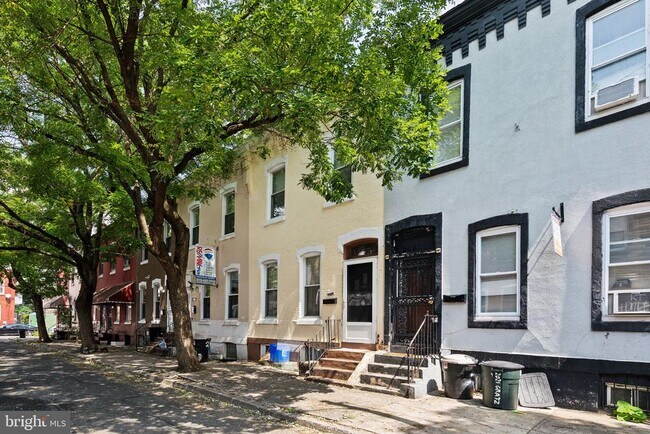 Building Photo - 2023 N Gratz St