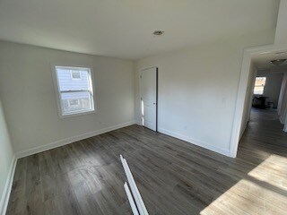 Building Photo - 72 Maplewood Ave