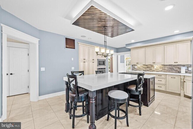 Building Photo - 46564 Hampshire Station Dr