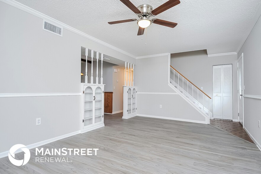 Building Photo - 2552 Bucida Dr
