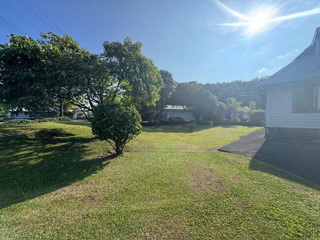 Building Photo - Fully Furnished- 3 BDRM/2.5 BATH