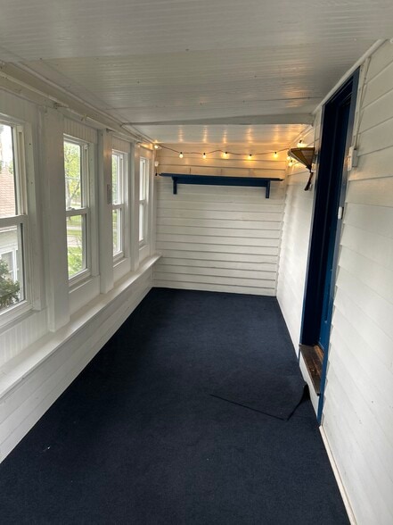 Building Photo - 417 Nicolet Blvd