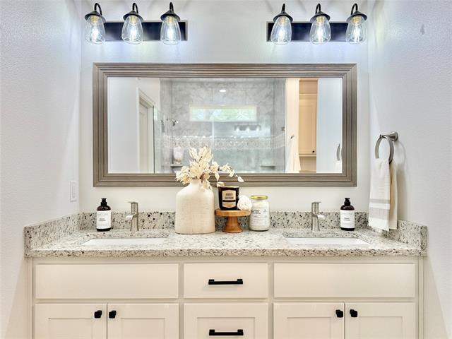 Building Photo - 5609 San Jacinto Dr