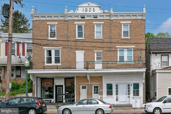 Building Photo - 217 W Lancaster Ave