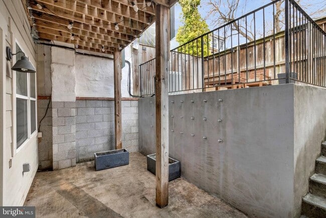 Building Photo - 1915 6th St NW