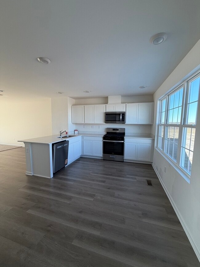 Building Photo - 1558 Sequoia Wy