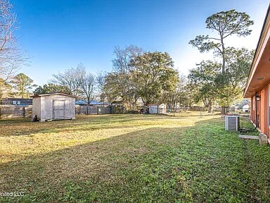 Building Photo - 5117 Potomac Dr