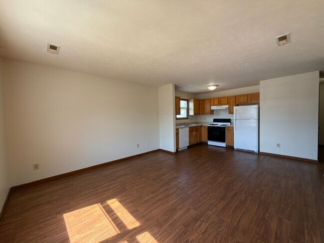Building Photo - 209 Stonewall Ct