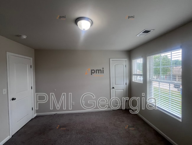 Building Photo - 106 Sarah Ln