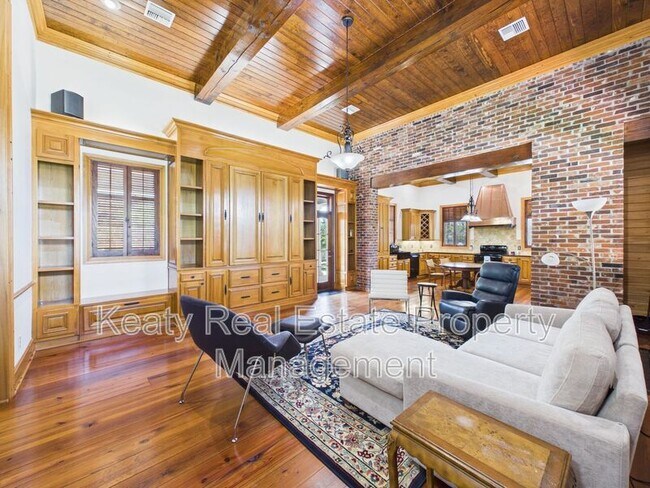 Building Photo - 104 Studio Ct