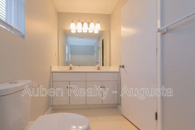 Building Photo - 3428 Monte Carlo Dr