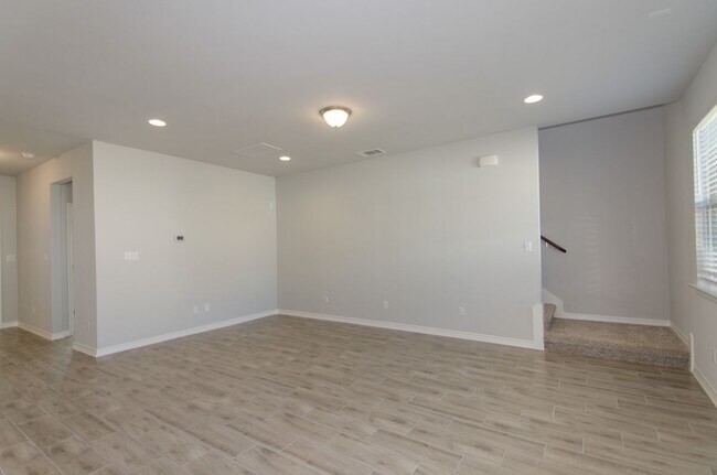 Building Photo - 2136 Pecan Island Dr