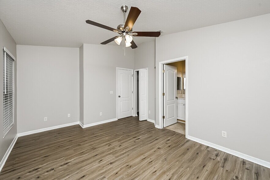 Building Photo - 18036 Birdwater Dr