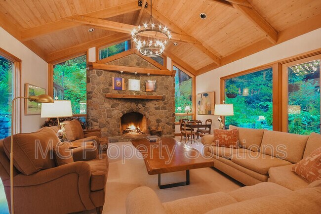 Building Photo - 7079 Lucas Valley Rd