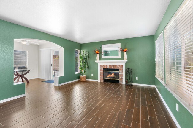 Building Photo - 45322 Pickford Ave