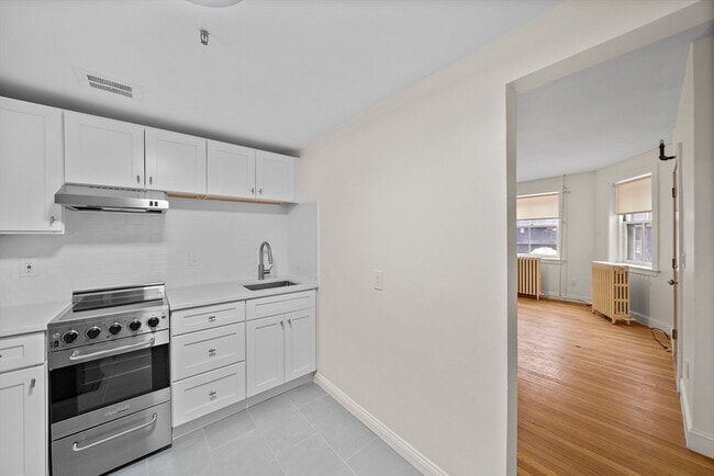 Building Photo - 48 Fenway