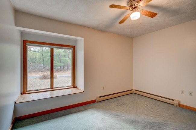 Building Photo - 57 Fawn Dr