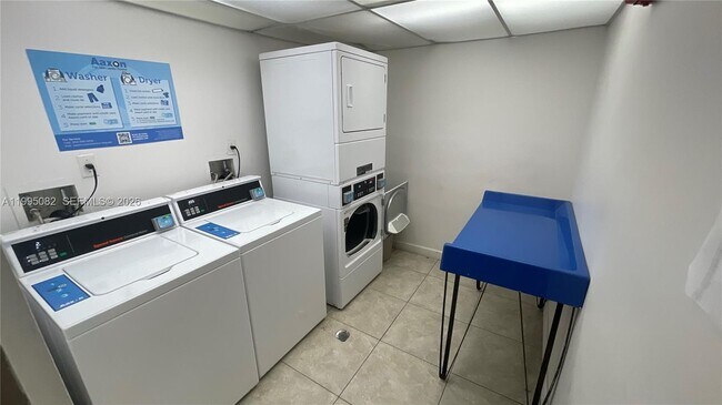 Building Photo - 10801 SW 109th Ct