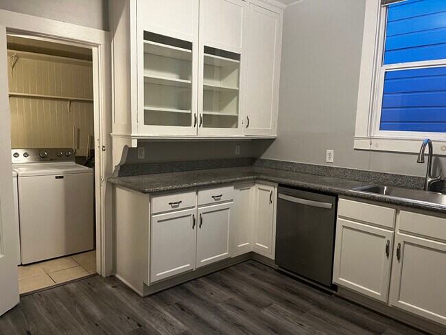 Building Photo - 2996 Folsom St