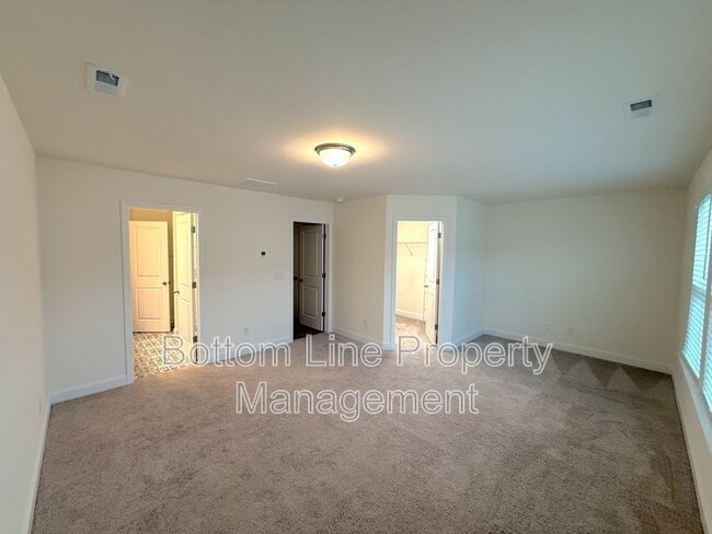 Building Photo - 1552 Cedar Tree Dr