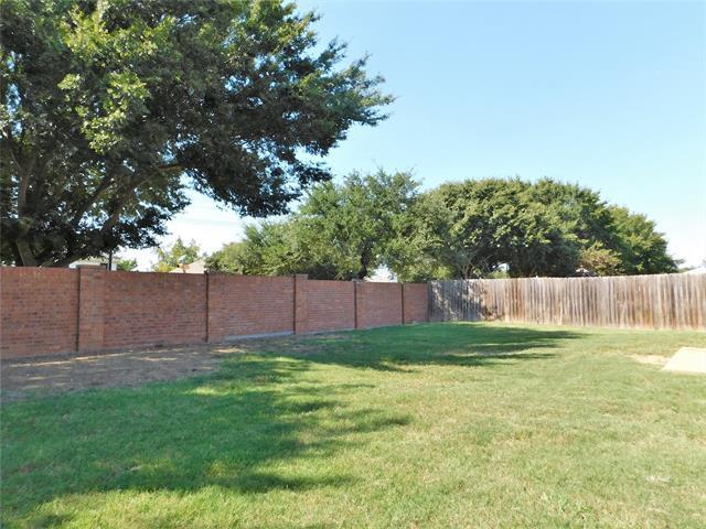 Building Photo - 2628 S Wavecrest Ct