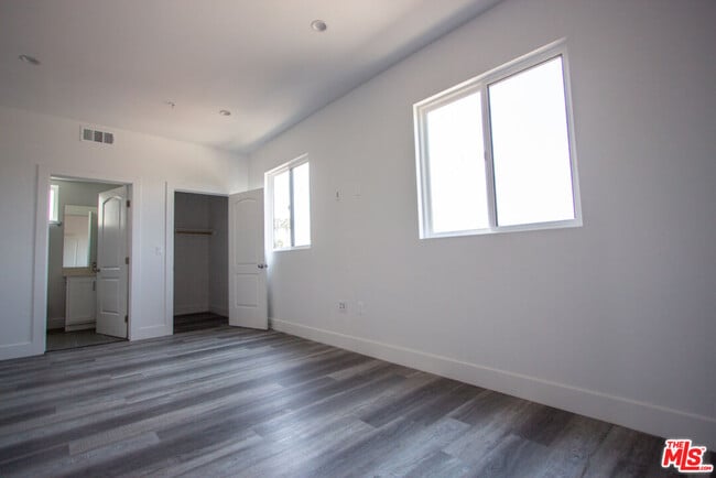 Building Photo - 2208 Hauser Blvd