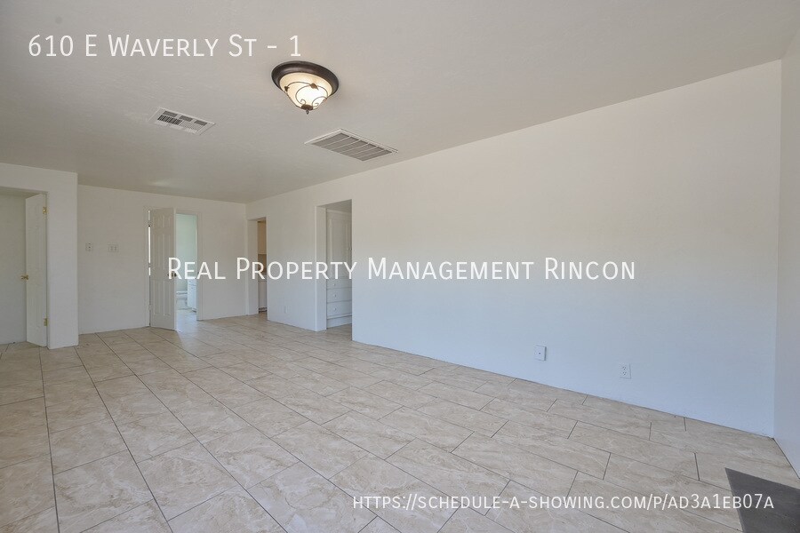Building Photo - 610 E Waverly St