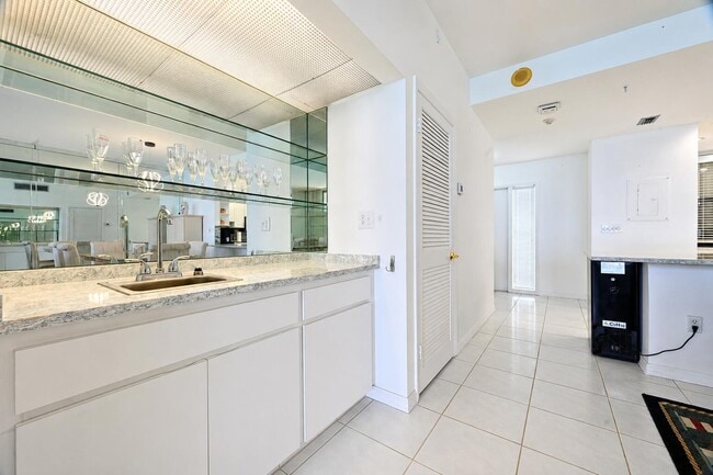 Building Photo - 9900 S Ocean Dr
