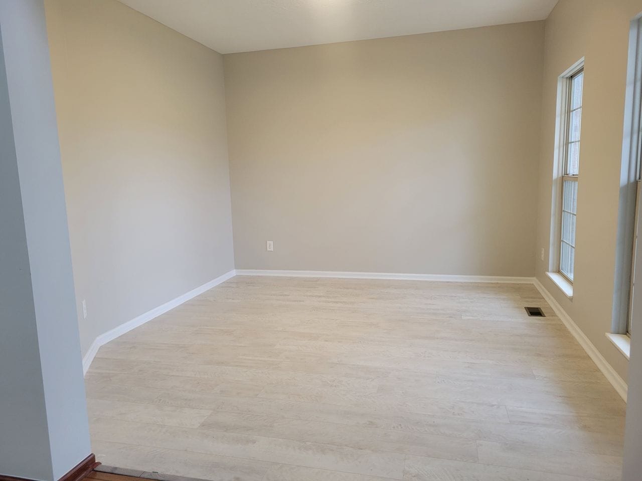 Building Photo - 8162 Chateau Ln