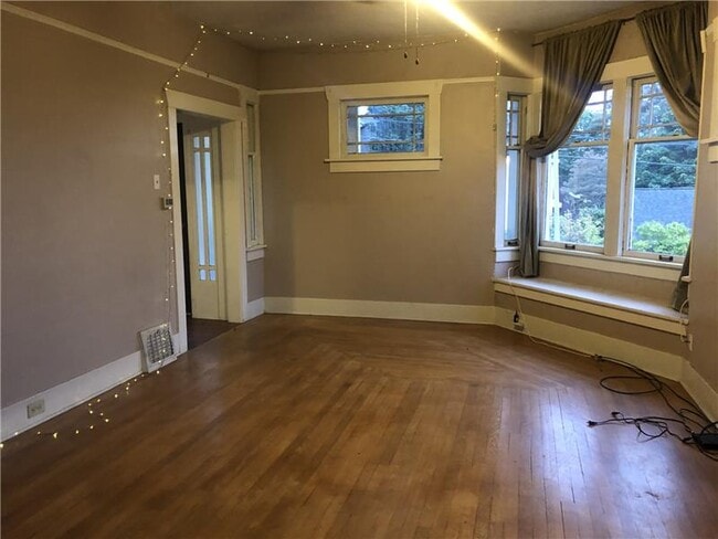 Building Photo - 342 NW 49th St