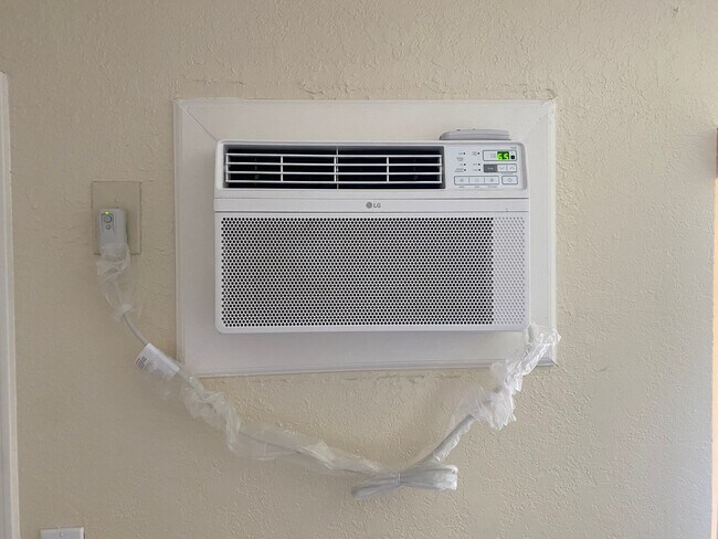 Building Photo - Welcome to SkyView Villa & Somerset Apartments!