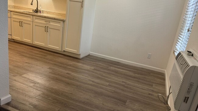 Building Photo - Spacious 2 bed/2 bath condo in Concord