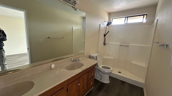 Building Photo - Charming 2-Bedroom Home in Lake Elsinore