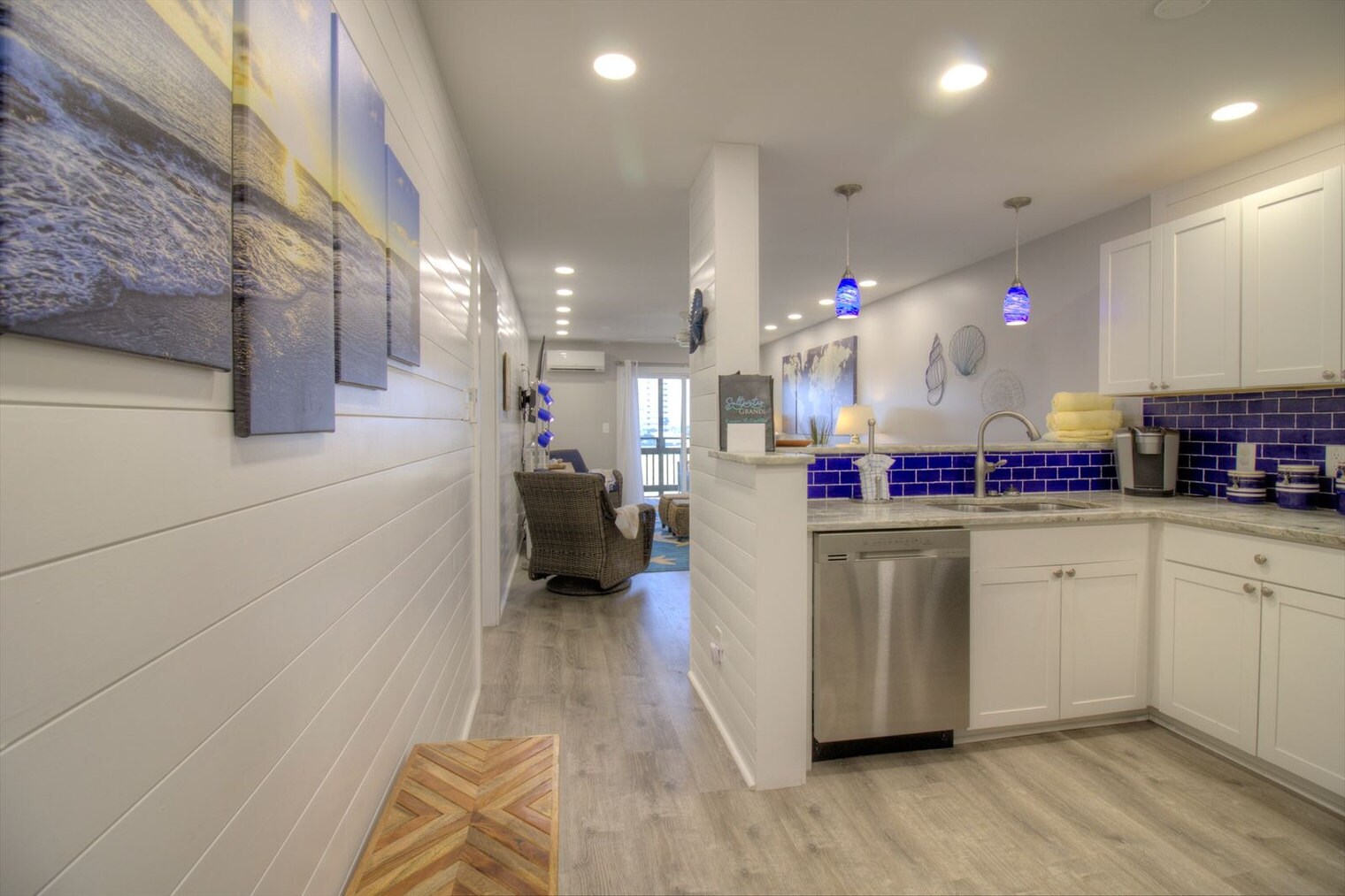 Building Photo - 9501 Shore Dr